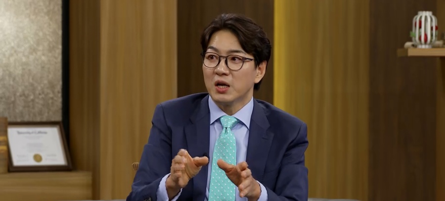 Song Il-gook Looks Just Like Great-Grandfather General Kim Jwa-jin, Warns Triplets to Behave! 4 iMBC Entertainment News Photo