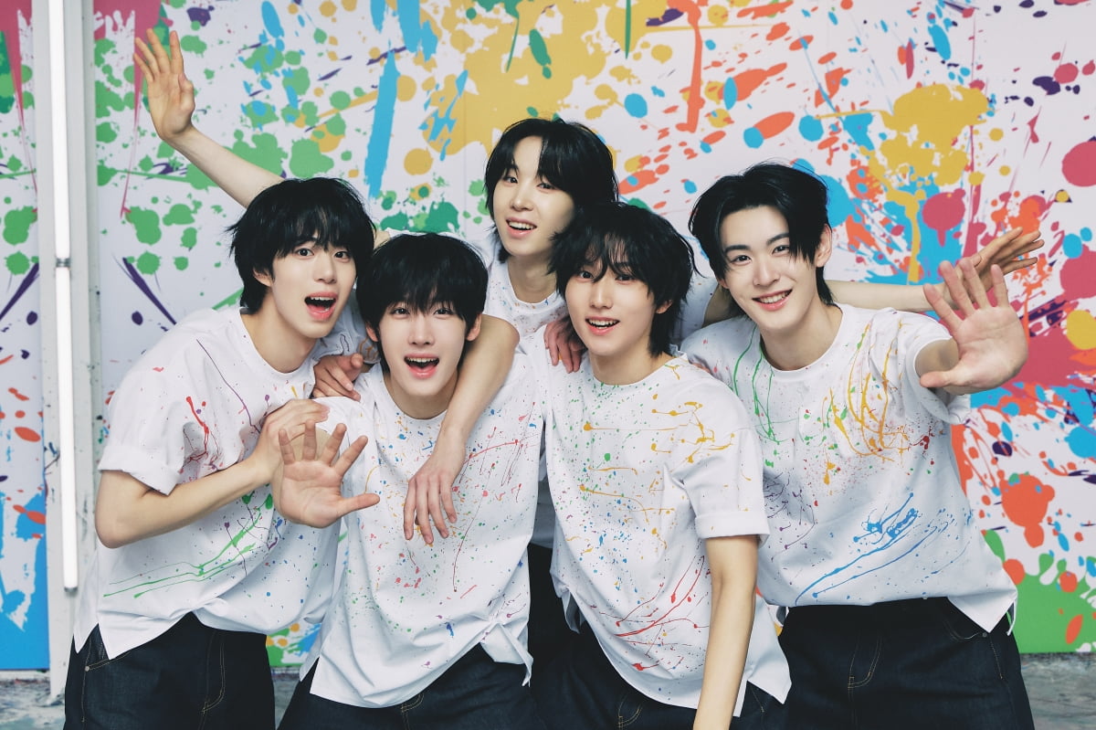 AmbiO: "Refreshing Idols Blooming Among Hip-Hop Idols! We're Always Hyped on Stage" AmbiO: