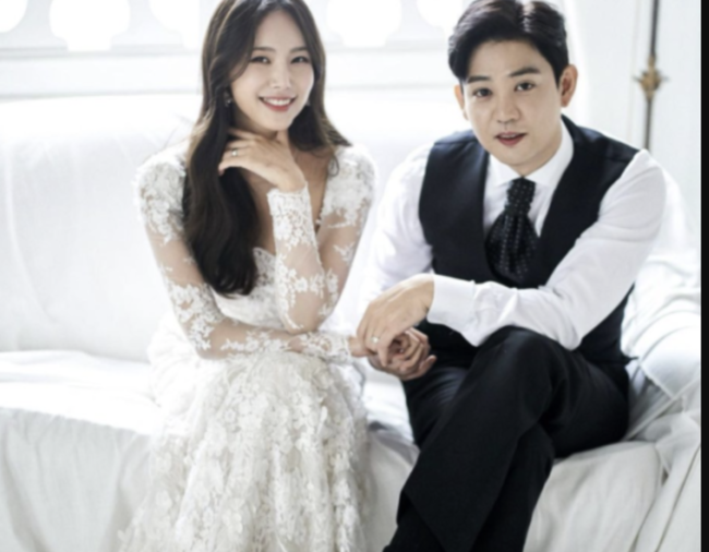 Living in a US Mansion! Who is Kim Eun-jung's Husband? A Power Couple of Lyricist and Composer! Living in a US Mansion! Who is Kim Eun-jung's Husband? A Power Couple of Lyricist and Composer!