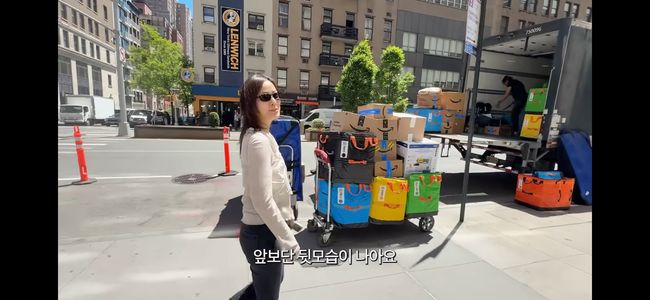 노란 수영복에 섹시한 몸매 어필하는 존예 처자