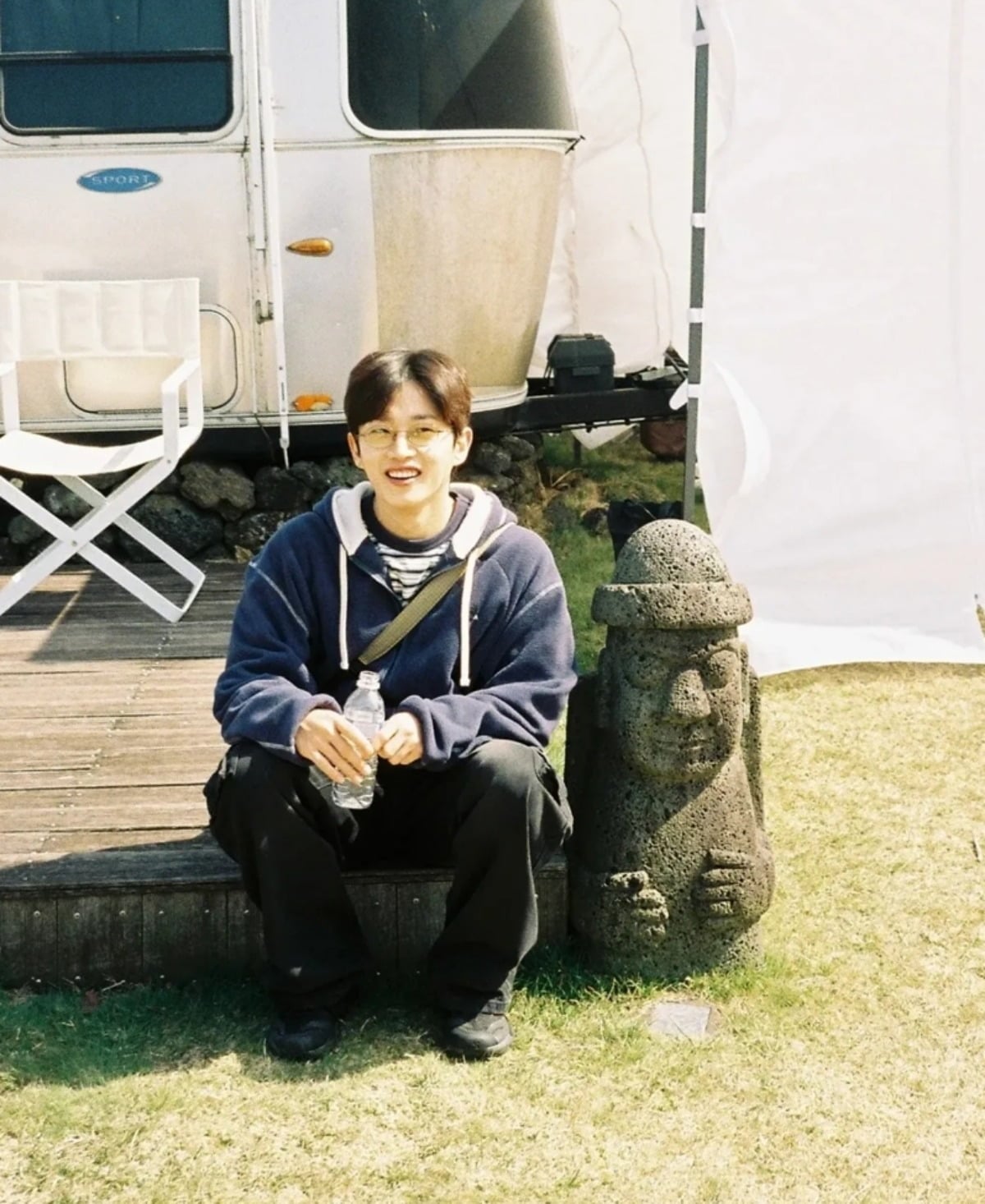 노란 수영복에 섹시한 몸매 어필하는 존예 처자