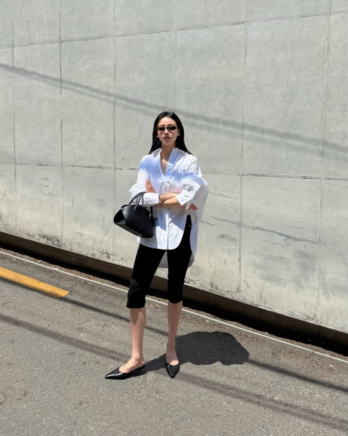 Son Yeon-jae Stuns with Chic Urban Look and Endless Legs! 2 Photo = Son Yeon-jae Instagram