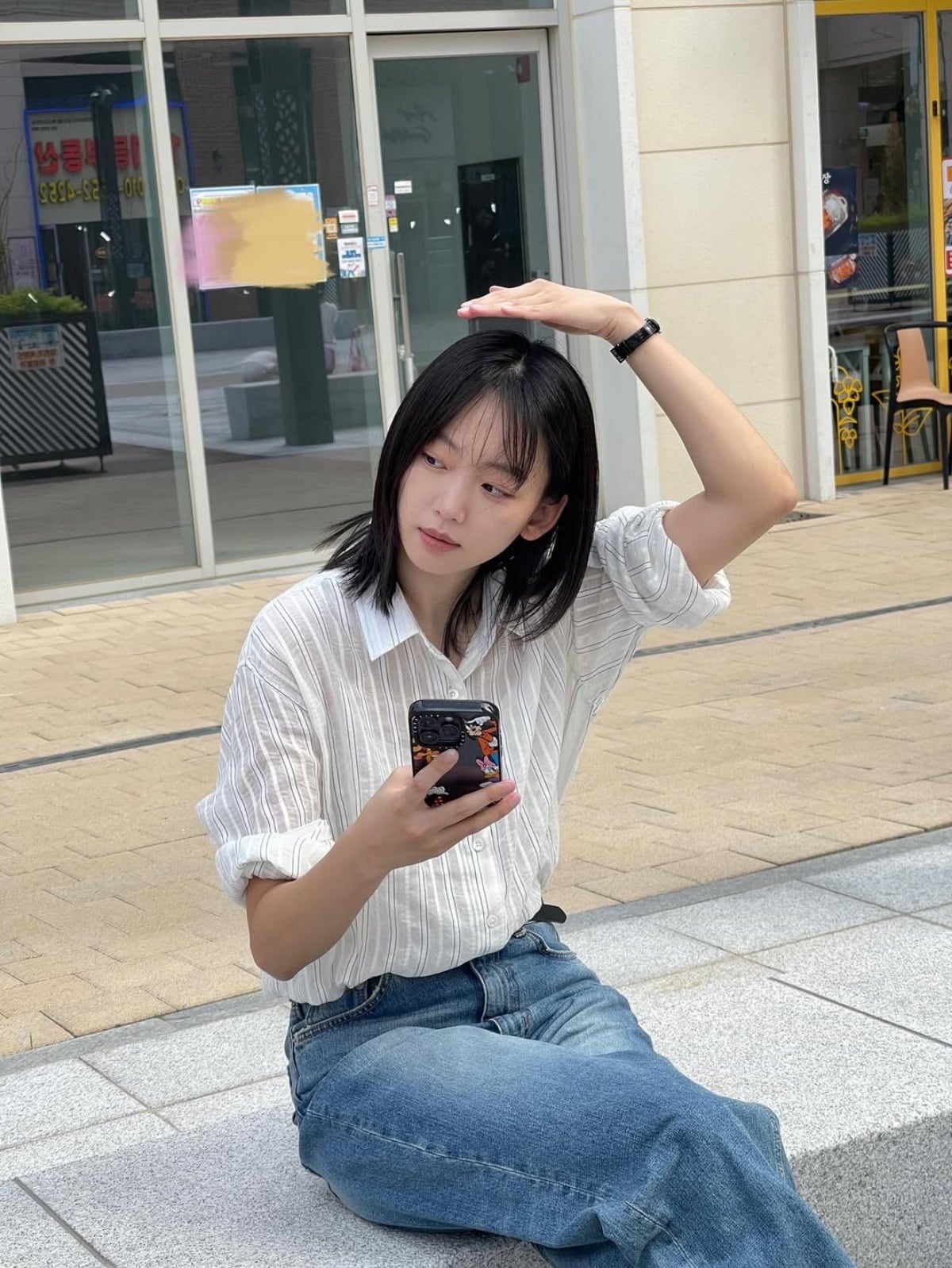 Photo = Jin Ki-joo Instagram