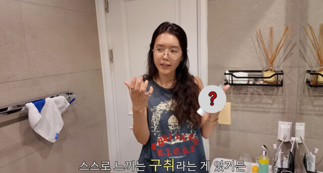 노란 수영복에 섹시한 몸매 어필하는 존예 처자