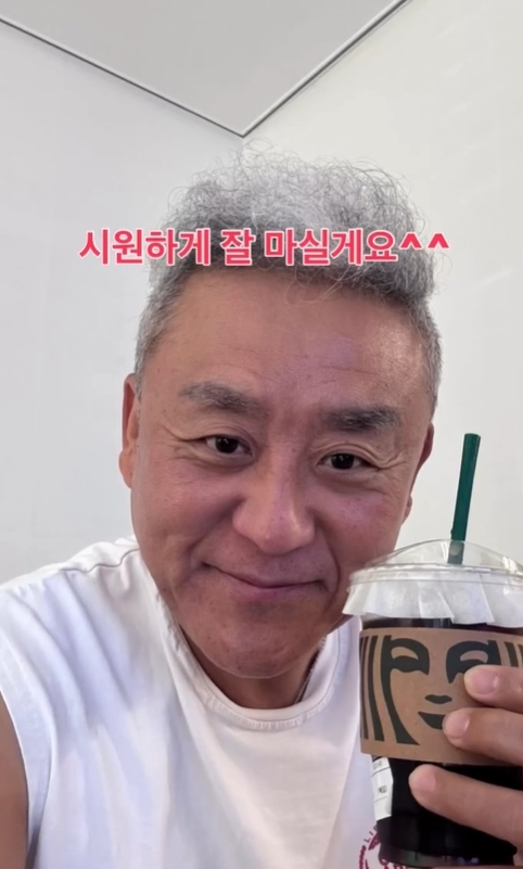 Choi Jun-yong Doubles Down on Starbucks Love Amidst Controversy and Another Actor's Musical Exit Choi Jun-yong Doubles Down on Starbucks Love Amidst Controversy and Another Actor's Musical Exit