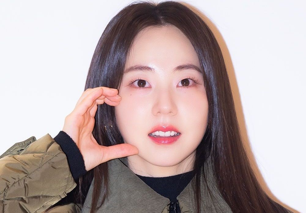 노란 수영복에 섹시한 몸매 어필하는 존예 처자