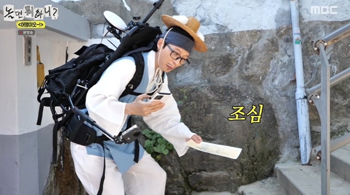 노란 수영복에 섹시한 몸매 어필하는 존예 처자