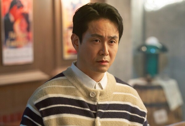 Oh Jung-se as the Lovable "Loser" in 'Everyone is Fighting Their Own Worthlessness'... "Sad to Say Goodbye" Oh Jung-se as the Lovable