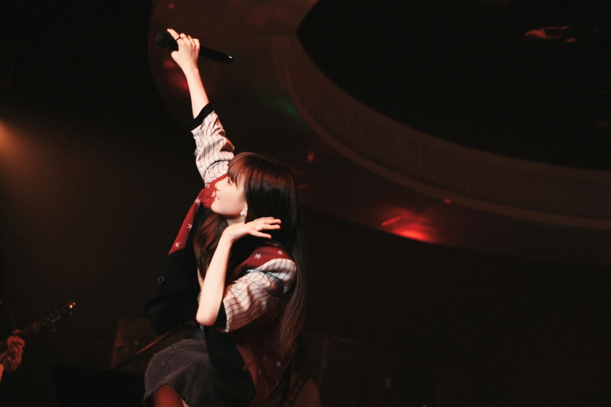 "I Hope We Meet Again" Ikuta Lilas Successfully Wraps Up First Solo Concert in Korea 4 Ikuta Lilas communicating with the audience.