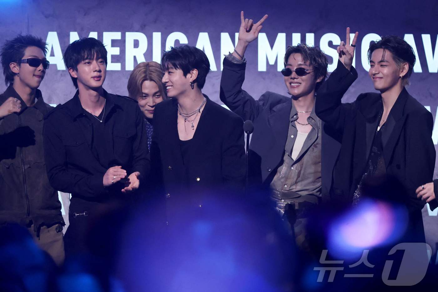 BTS Makes a Grand Return! Triple Crown Win at the 2026 AMAs Including Artist of the Year BTS Makes a Grand Return! Triple Crown Win at the 2026 AMAs Including Artist of the Year