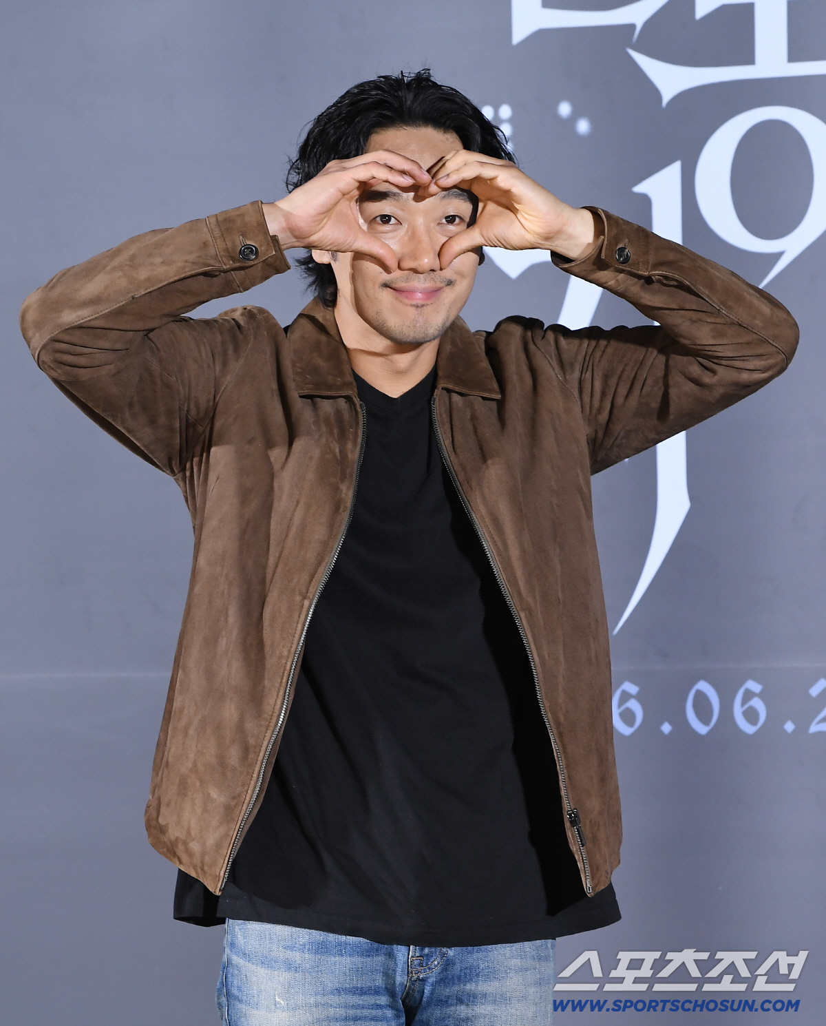 A production report for the movie 'Eye' was held on the 26th at CGV Yongsan IPark Mall in Seoul. Actor Kim Nam-hee is posing.