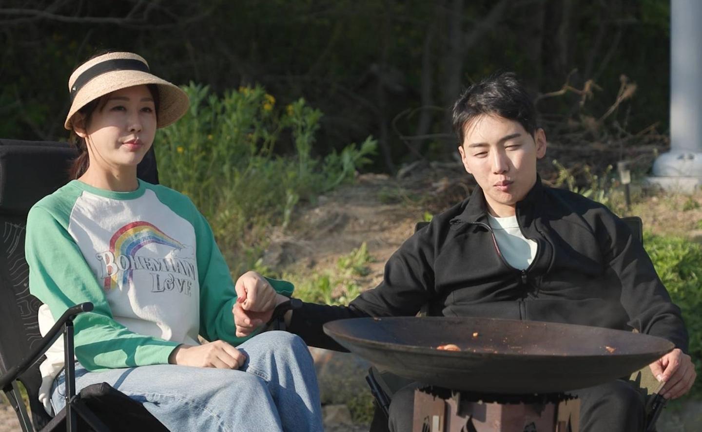 Park Gun and Han Young Address Shocking Divorce Rumors in Their 5th Year of Marriage! Park Gun and Han Young Address Shocking Divorce Rumors in Their 5th Year of Marriage!