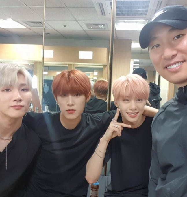 Saying Goodbye to Their First Idol Group AB6IX: The Next Chapter for Brand New Music and Rhymaster 2 Brand New Music CEO and singer Rhymaster with AB6IX members. /Photo=Rhymaster SNS