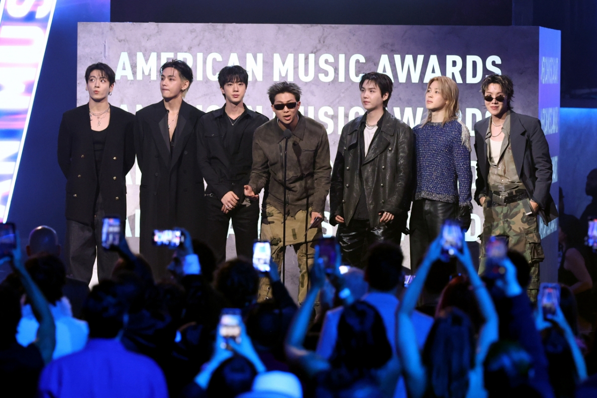 BTS Makes a Grand Return! Wins Artist of the Year at the AMAs After 5 Years 2 /사진='아메리칸 뮤직어워드'