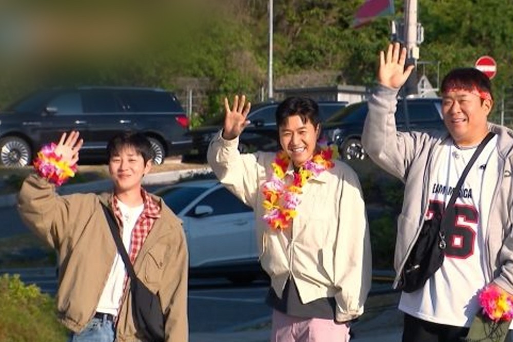 '1 Night 2 Days' Hits #1 in Time Slot with 7.9% Peak Rating Just Before New Members Join! '1 Night 2 Days' Hits #1 in Time Slot with 7.9% Peak Rating Just Before New Members Join!