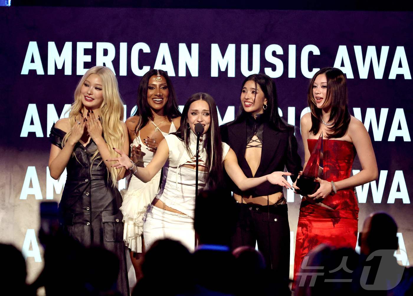 KATSEYE Shines at 2026 AMAs! K-Pop Localization Hits the Mainstream with 3 Big Wins KATSEYE Shines at 2026 AMAs! K-Pop Localization Hits the Mainstream with 3 Big Wins