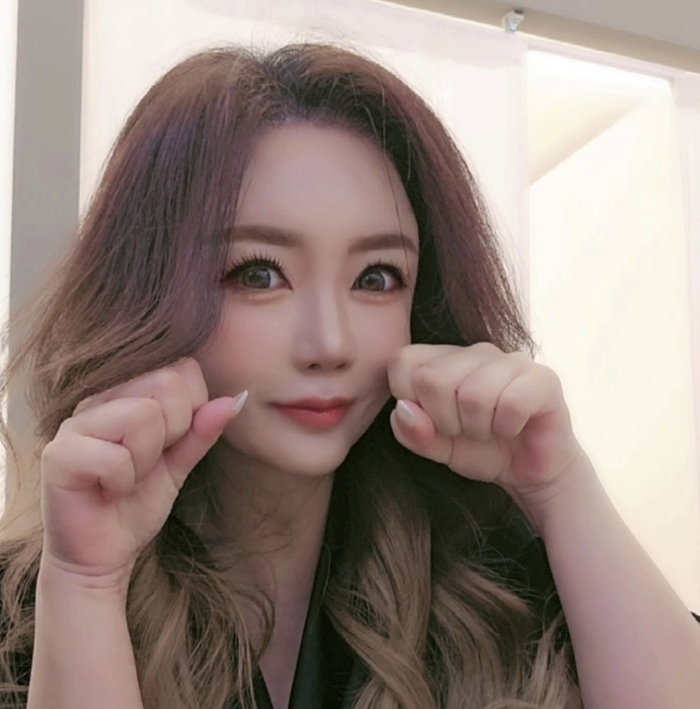Lee Eui-jung Stuns with a Total Transformation! Can You Believe She's 50? 3 20260527083605788look