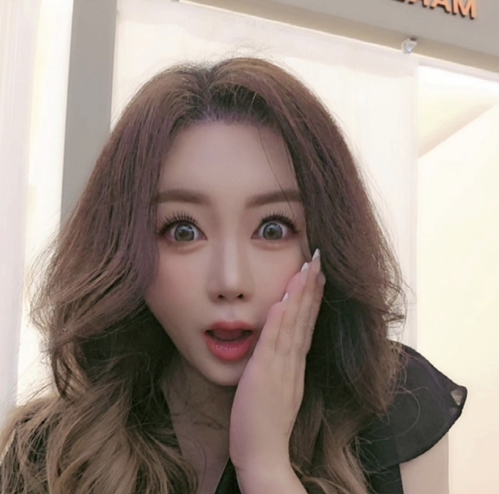 Lee Eui-jung Stuns with a Total Transformation! Can You Believe She's 50? 4