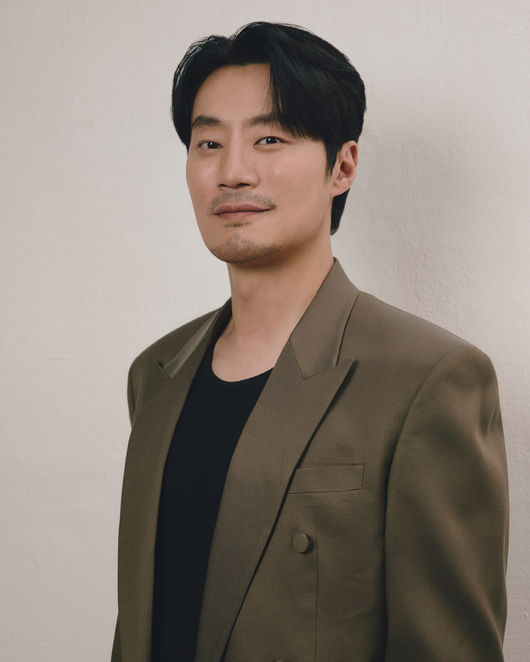 The Culprit's Voice in 'Scarecrow' Was AI! Lee Hee-joon Reveals His Voice Was Layered Over Jung Moon-sung's Acting The Culprit's Voice in 'Scarecrow' Was AI! Lee Hee-joon Reveals His Voice Was Layered Over Jung Moon-sung's Acting