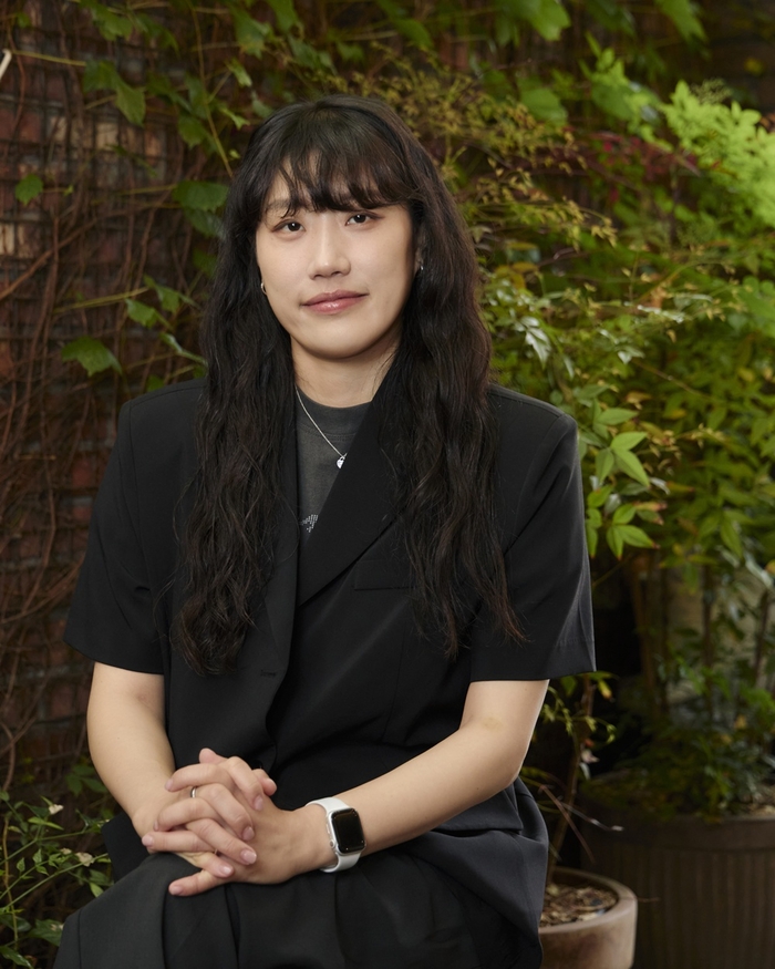 "The Elderly Are the Stars!" Writer Kim Ran-ju and PD Park Geun-hyung Share the Heart Behind 'Bonjour Bakery' 3 ‘봉주르 빵집’ 김란주 작가. 사진|쿠팡플레이