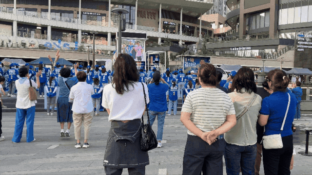 [화성=뉴시스] 이지은 인턴기자 = 지난 24일 더불어민주당 정명근 화성시장 후보 지지자들이 정 후보 연설에 호응하고 있다. *재판매 및 DB 금지