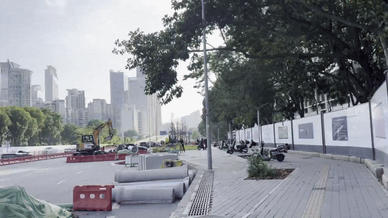 지난 4일 11월 APEC 회의 장소로 언급되는 중국 광둥성 선전 국제교류중심 정문 앞 대로가 대규모 공사에 들어간 모습. /선전(중국)=이은영 특파원