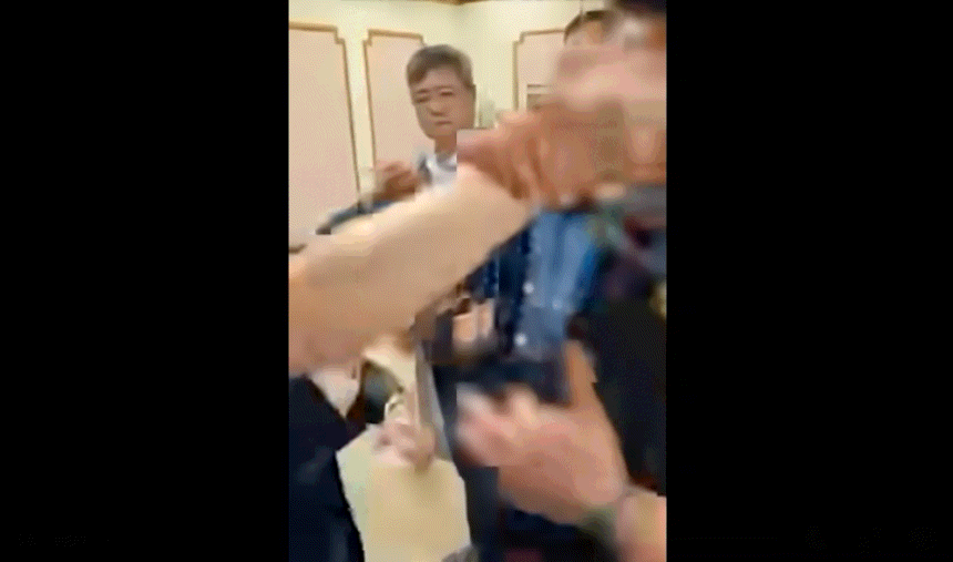 국민의힘 측이 서울경찰청을 항의 방문한 모습. 신동욱 의원 페이스북 캡처