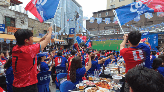 ‘2026 FIFA 북중미 월드컵 X 카스 뷰잉펍’ 응원전 현장. (신단아 기자)