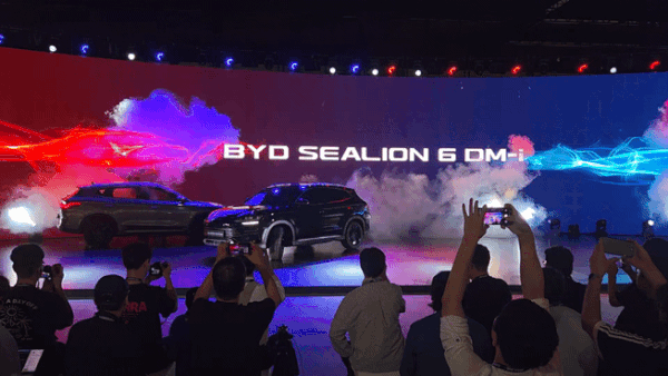 26일 부산 벡스코(BEXCO)에서 열린 '2026 부산모빌리티쇼' BYD코리아 프레스 콘퍼런스에서 BYD 씨라이언 6 DM-i이 공개되고 있다. 2026.6.26 ⓒ 뉴스1 박기범 기자
