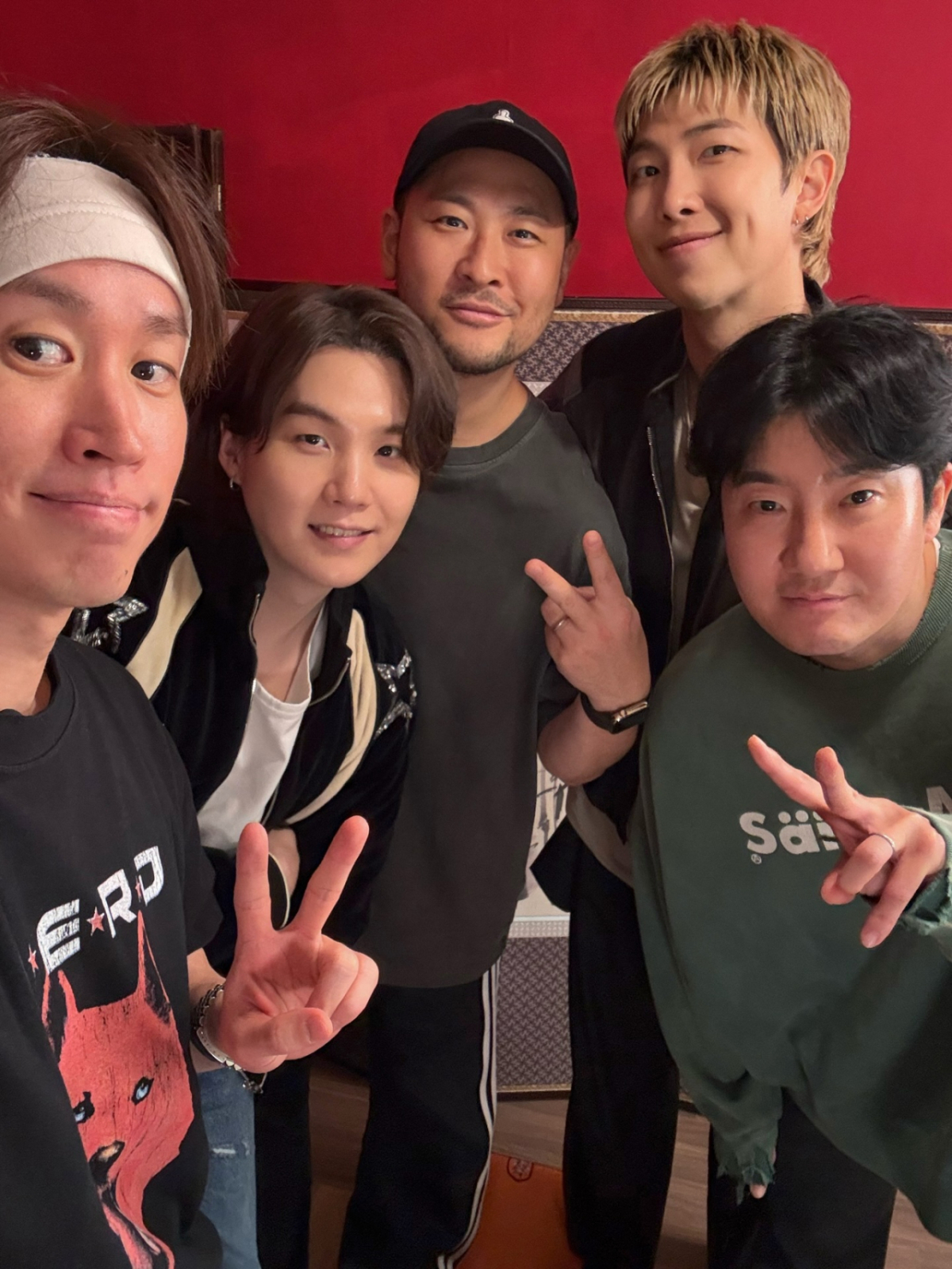 tablo backs bts's grammy decision with 'arirang>grammys' message
