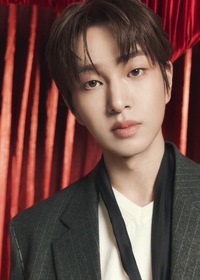 SHINee’s Onew Set for Historic Taipei Dome Debut