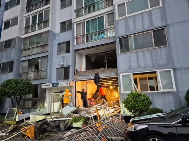 거제 폭우 피해 도로 차량