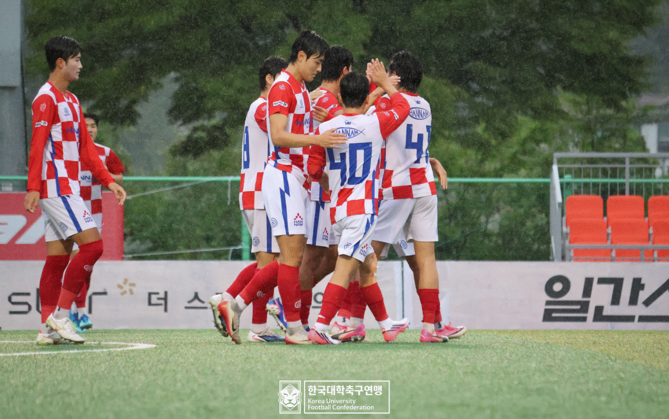 한남대 선수들이 득점 후 기뻐하는 모습. 사진=대학축구연맹