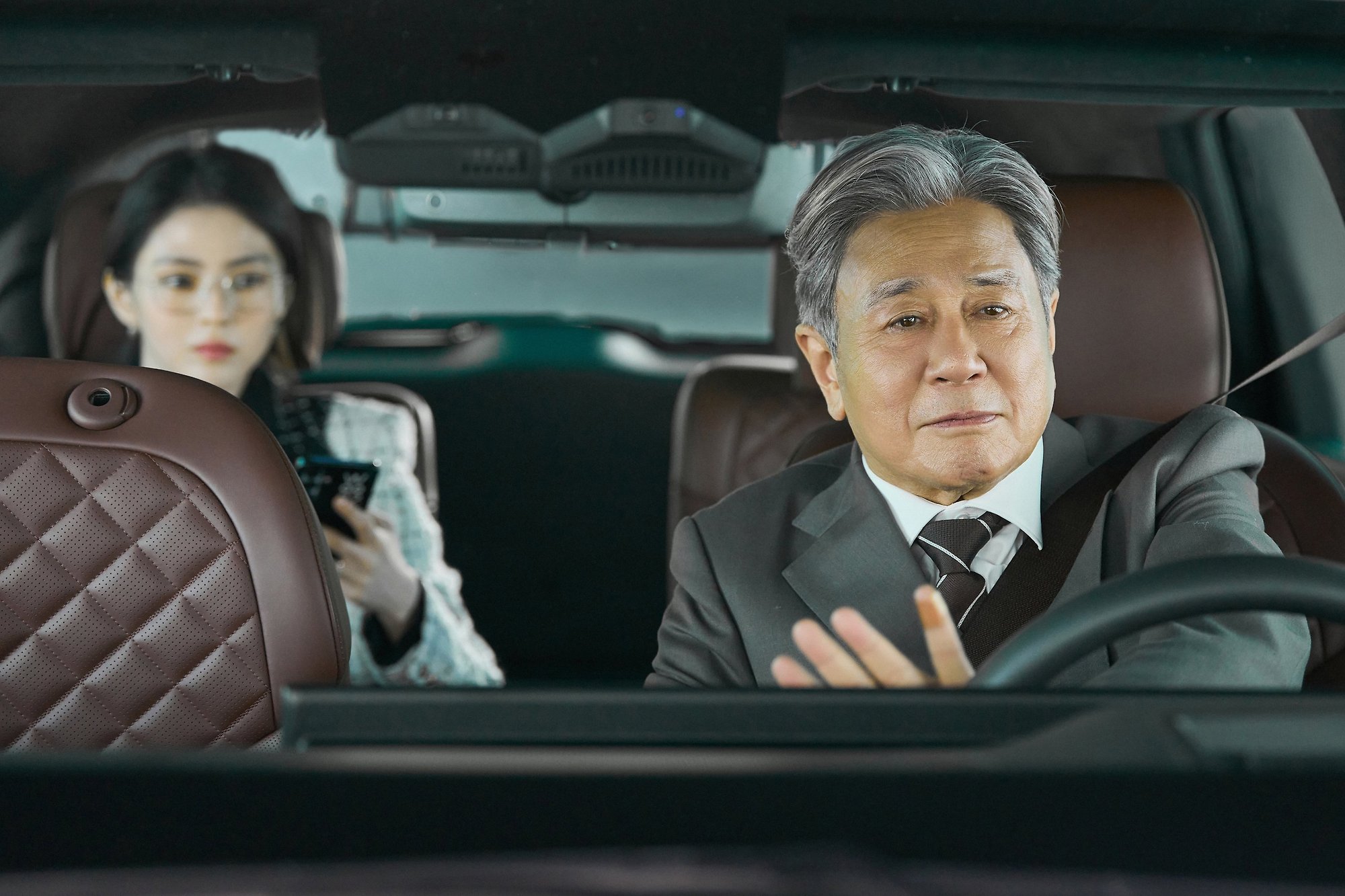 한소희 최민식 스틸컷 케미