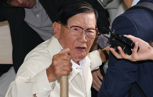 신천지 이만희 총회장 수사 출석