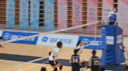 중앙여고 박강빈(10번)이 지난 6일 충북 제천실내체육관에서 열린 2026 IBK기업은행배 전국중고배구대회 18세 이하 여자부 선명여고와 결승에서 박서윤(12번)과 함께 블로킹을 성공시키고 있다. /사진=김동윤 기자