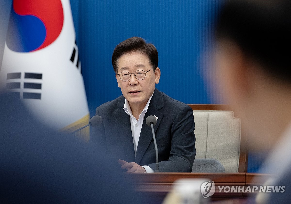 이재명 대통령 지지율 하락 관련 연합뉴스 보도