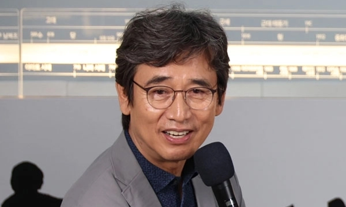 유시민 작가 정치 대담 중 발언 자료 사진