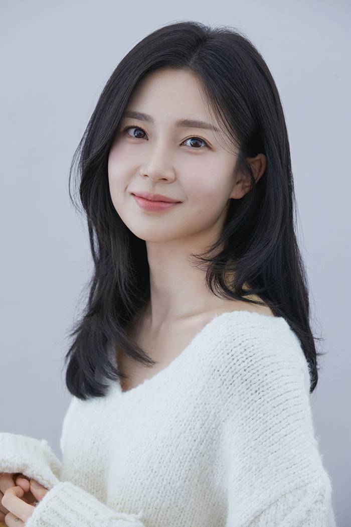 백진희 비연예인 결혼 발표 이미지