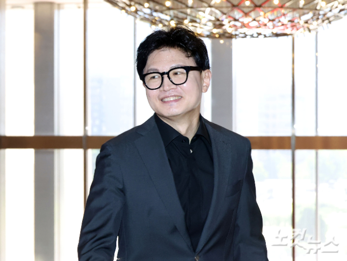 CBS 뉴스쇼 패널 토론
