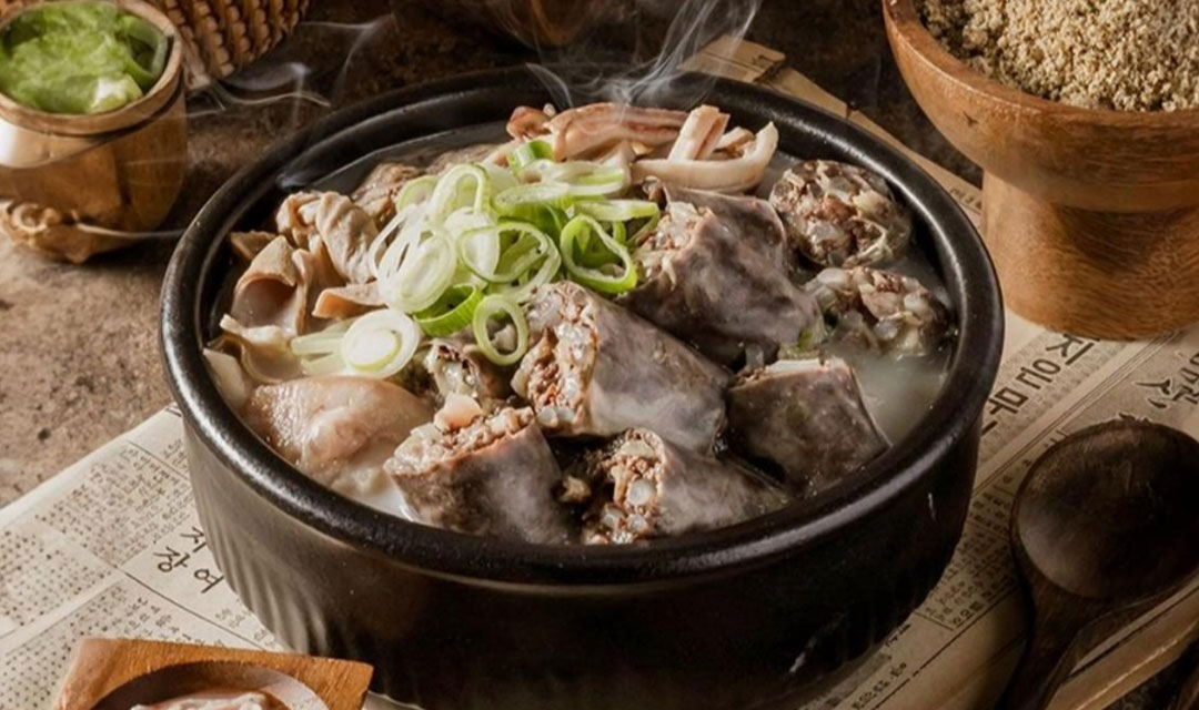 Cheongnyeonsundaeguk (청년순대국) 1