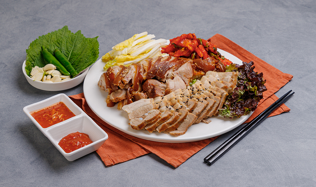Yeongamwangjokbal (영암왕족발) 2