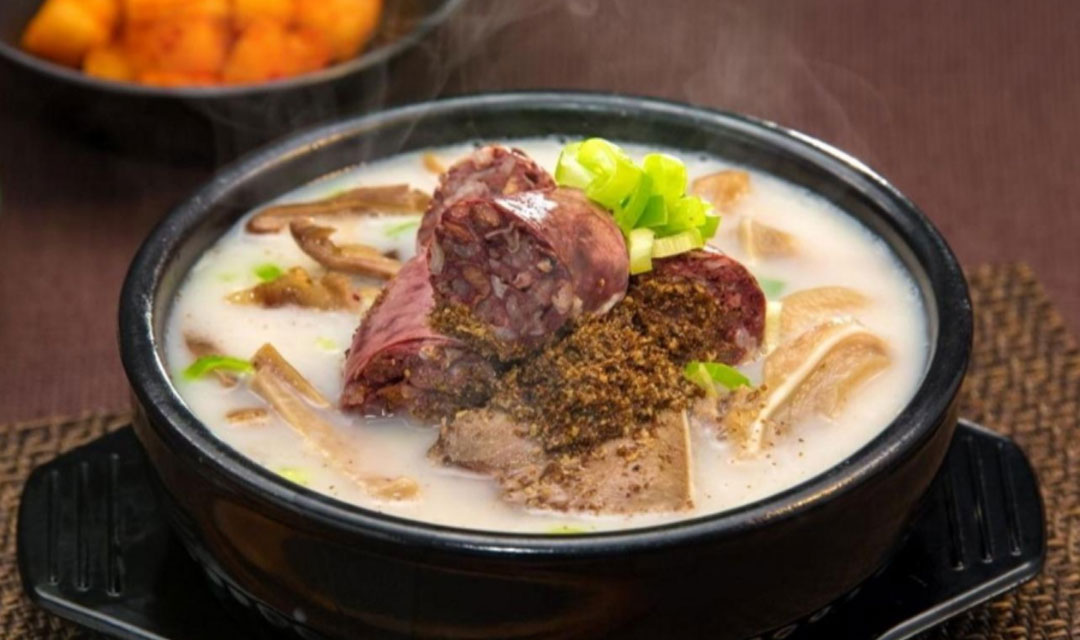 Sonkeunhalmaesundaeguk (손큰할매순대국) 1