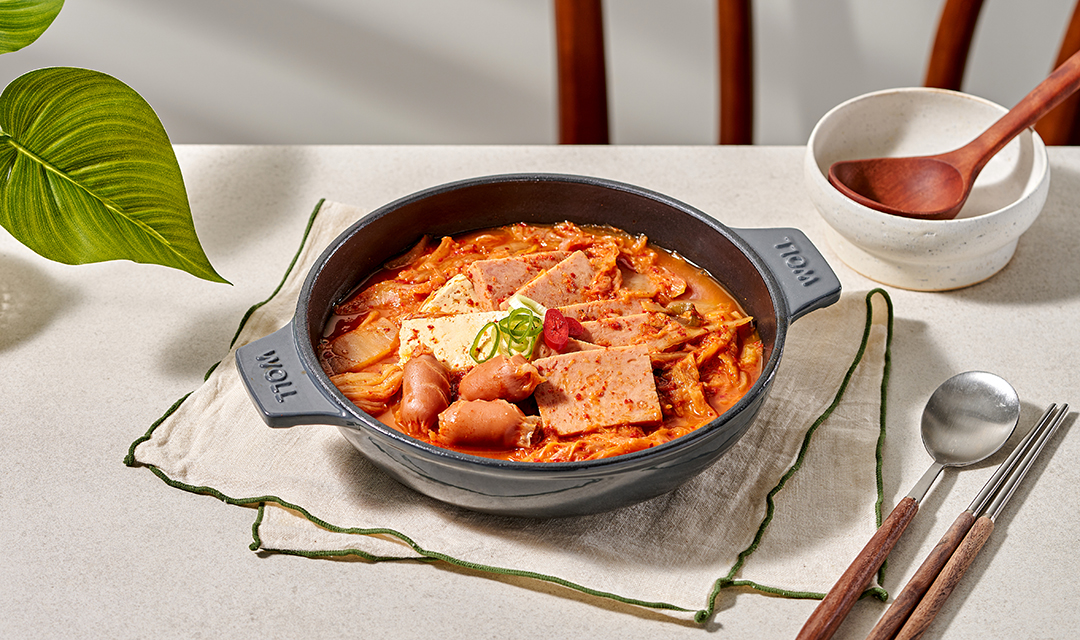 Myeongpumgimchijjigae (명품김치찌개) 2