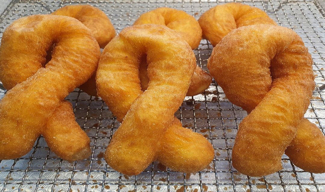 Seumailmyeongpumchapssalkkwabaegi (스마일명품찹쌀꽈배기) 1