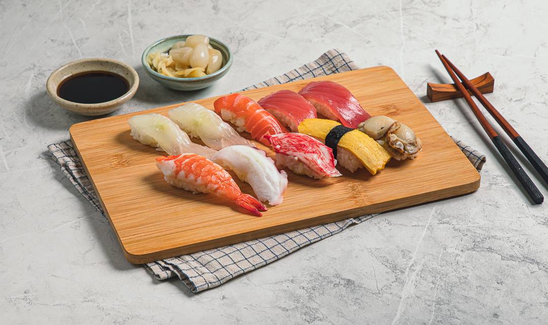 Deomatitneunchobap (더맛있는초밥) 1