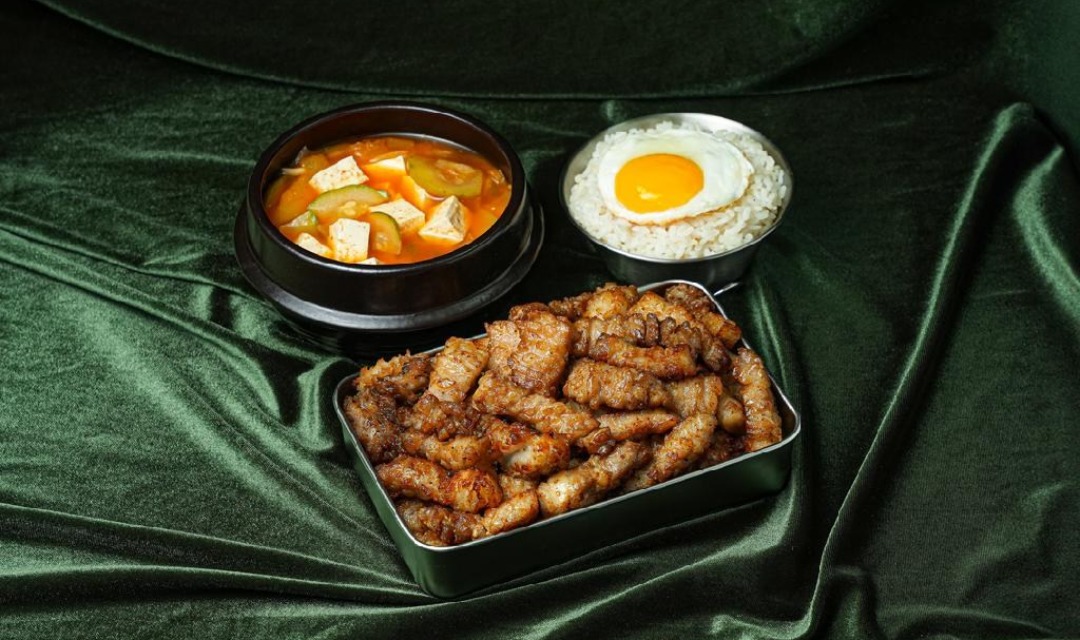 육식사관학교 신촌점 사진 2