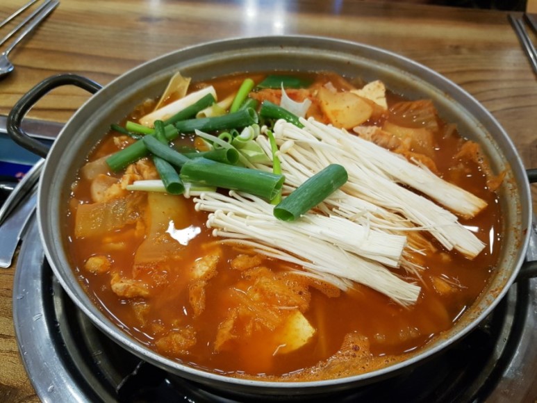 Jeongseongsikyuksikdang (정성식육식당) 1