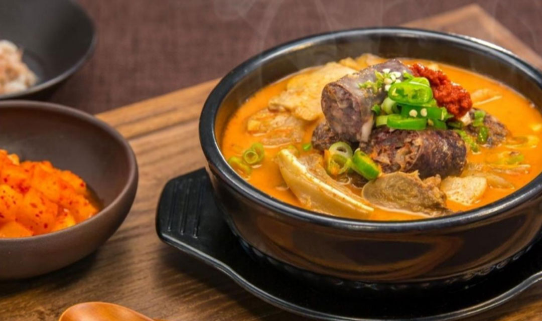 Sonkeunhalmaesundaeguk hongje (손큰할매순대국 홍제) 2