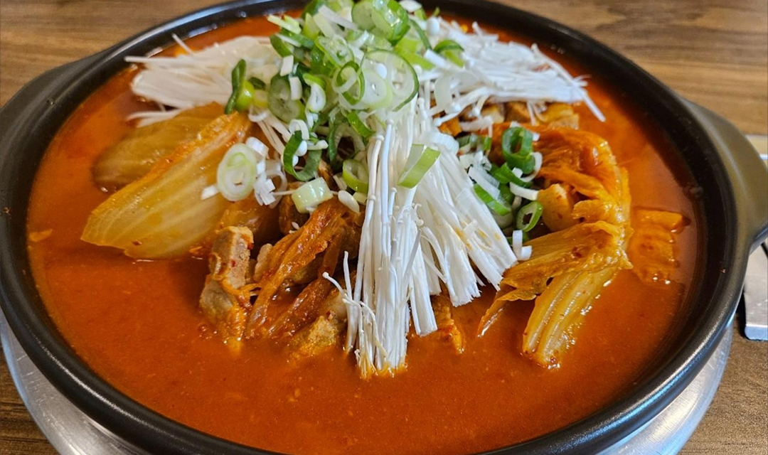 Yeonginaneungulttuk (연기나는굴뚝) 3